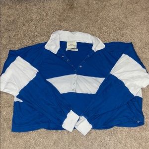 Cropped collar neck tee